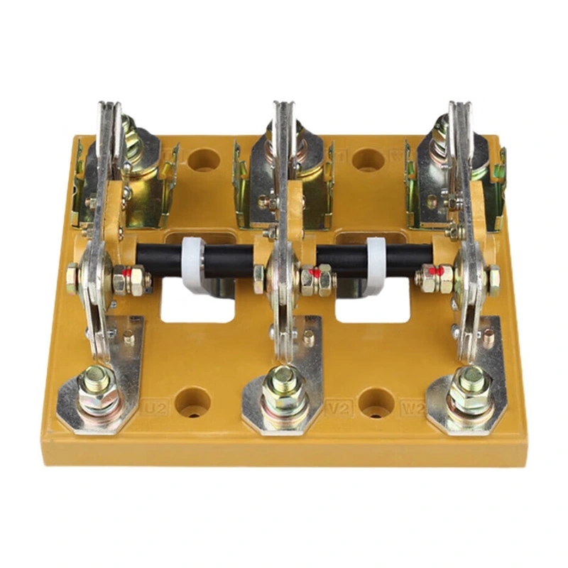 4-полюсный разъединитель на 100 А