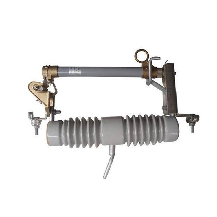 Вырез электрического предохранителя, установленный на полимерном столбе, 27 кВ